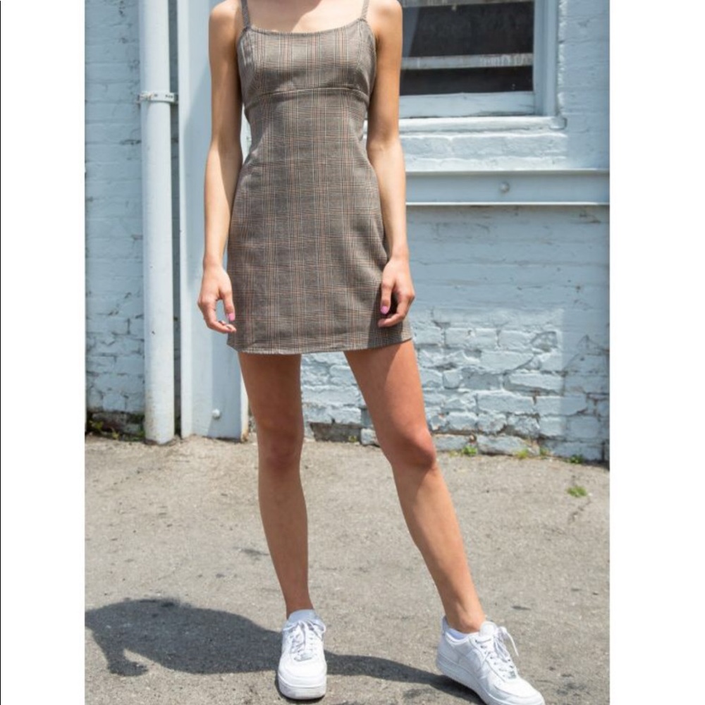 BRANDY MELVILLE BROWN COLLEEN DRESS !!